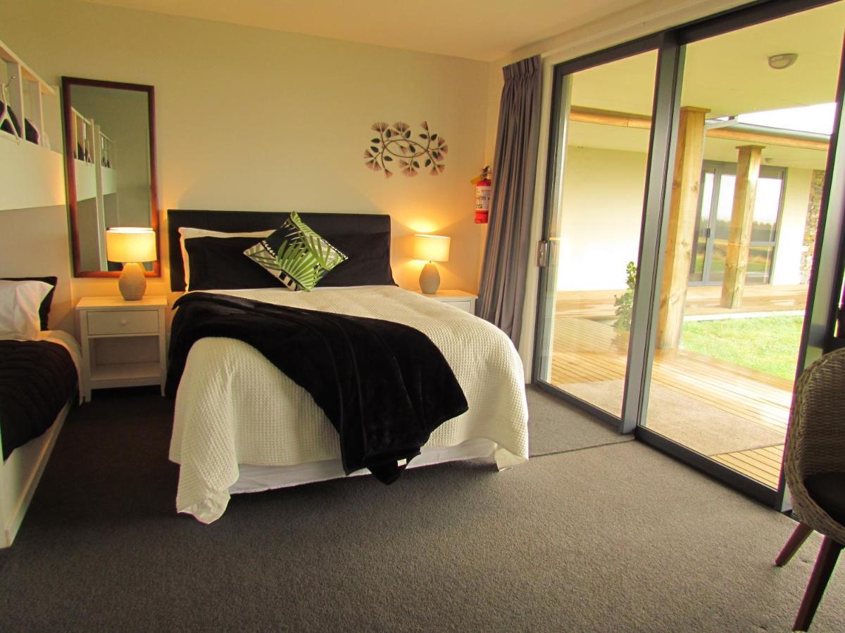 The Bunkhouse Hotel Waiau ภายนอก รูปภาพ